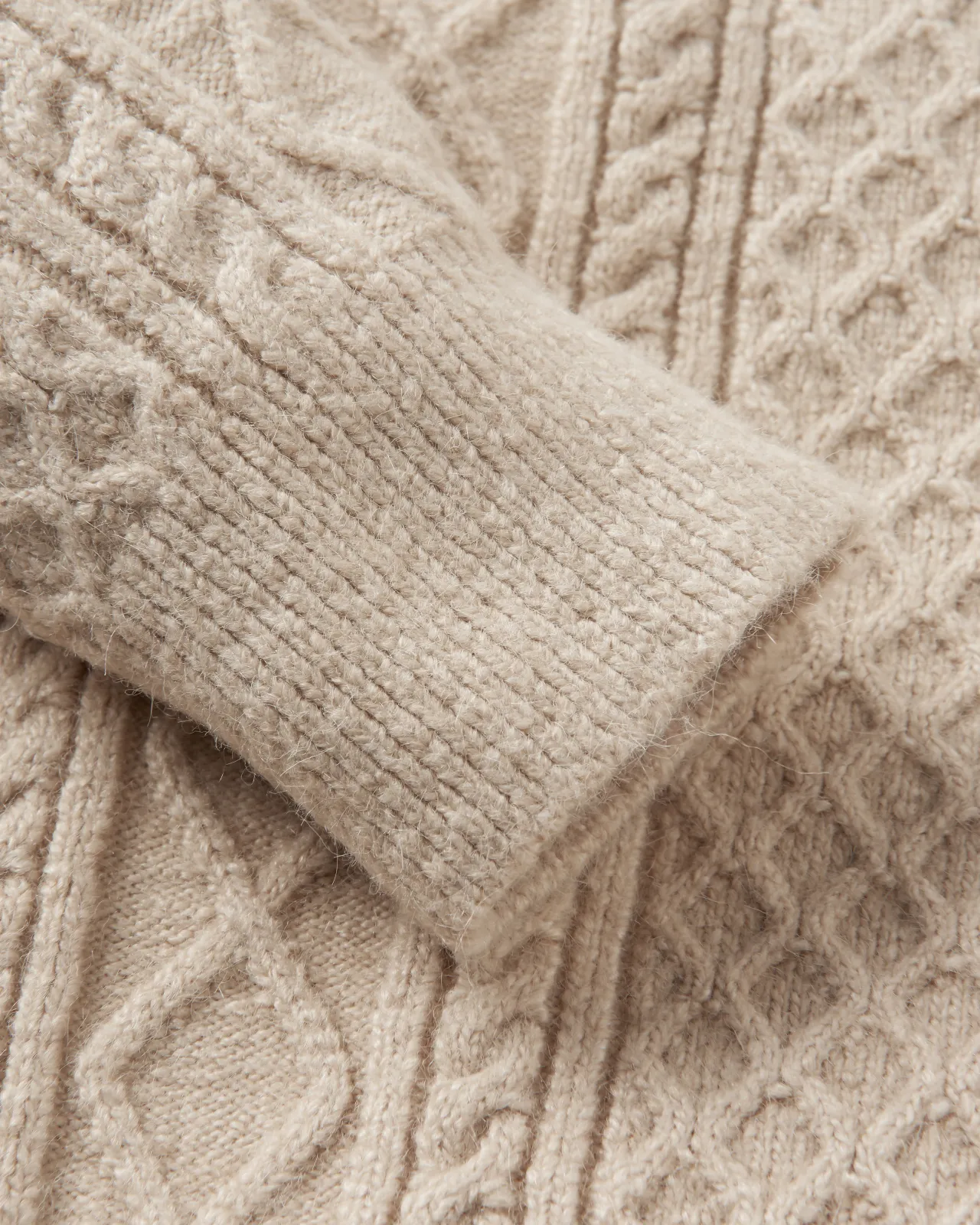 sandbar_kabelstrickpullover__stein_7.webp Best Sandbar Kabelstrickpullover - Herren Strickwaren