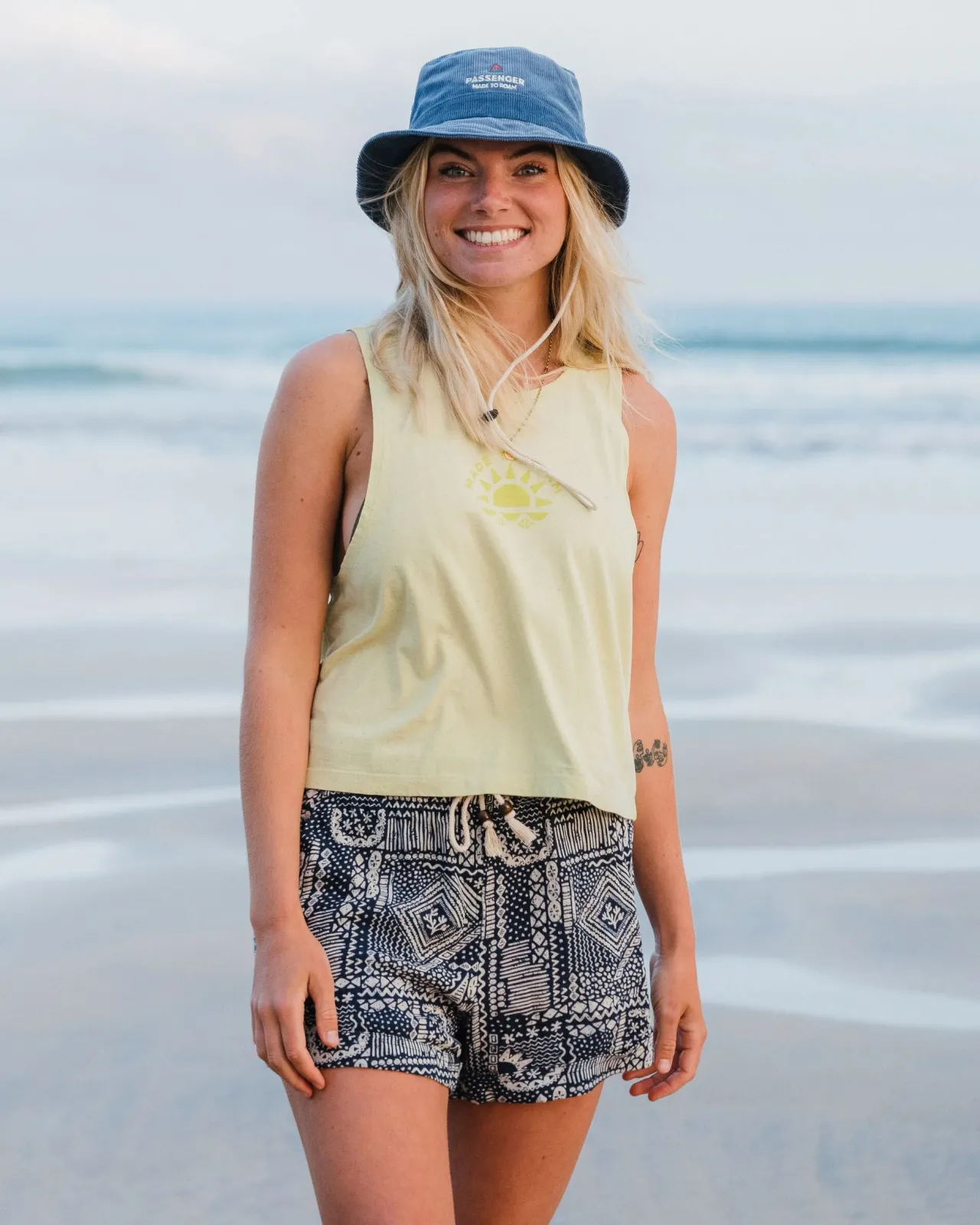 santosa_gewebte_shorts__vintage_patchwork_marineblau_2.webp Shop Santosa Gewebte Shorts - Vintage Patchwork Marineblau Damen Kurze Hosen