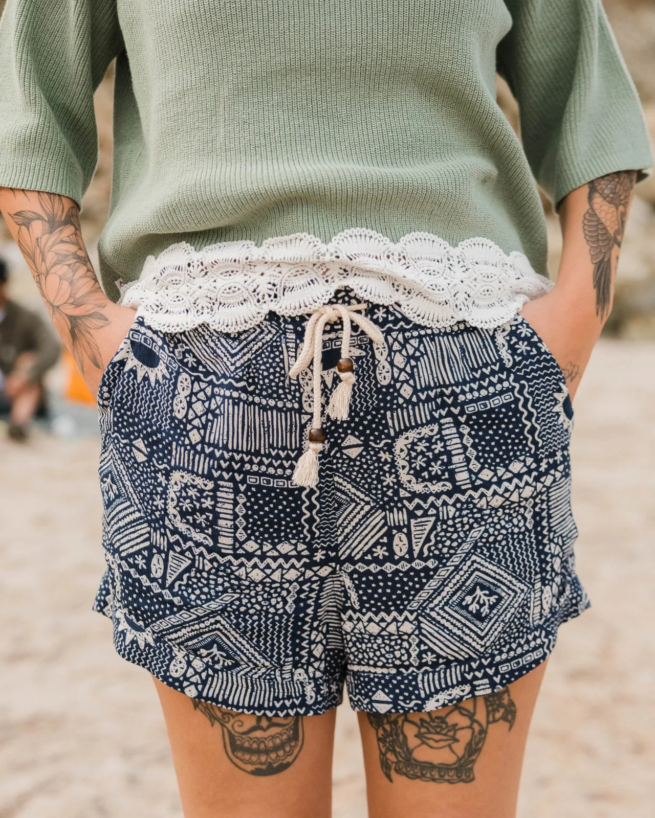 santosa_gewebte_shorts__vintage_patchwork_marineblau_3.webp Shop Santosa Gewebte Shorts - Vintage Patchwork Marineblau Damen Kurze Hosen