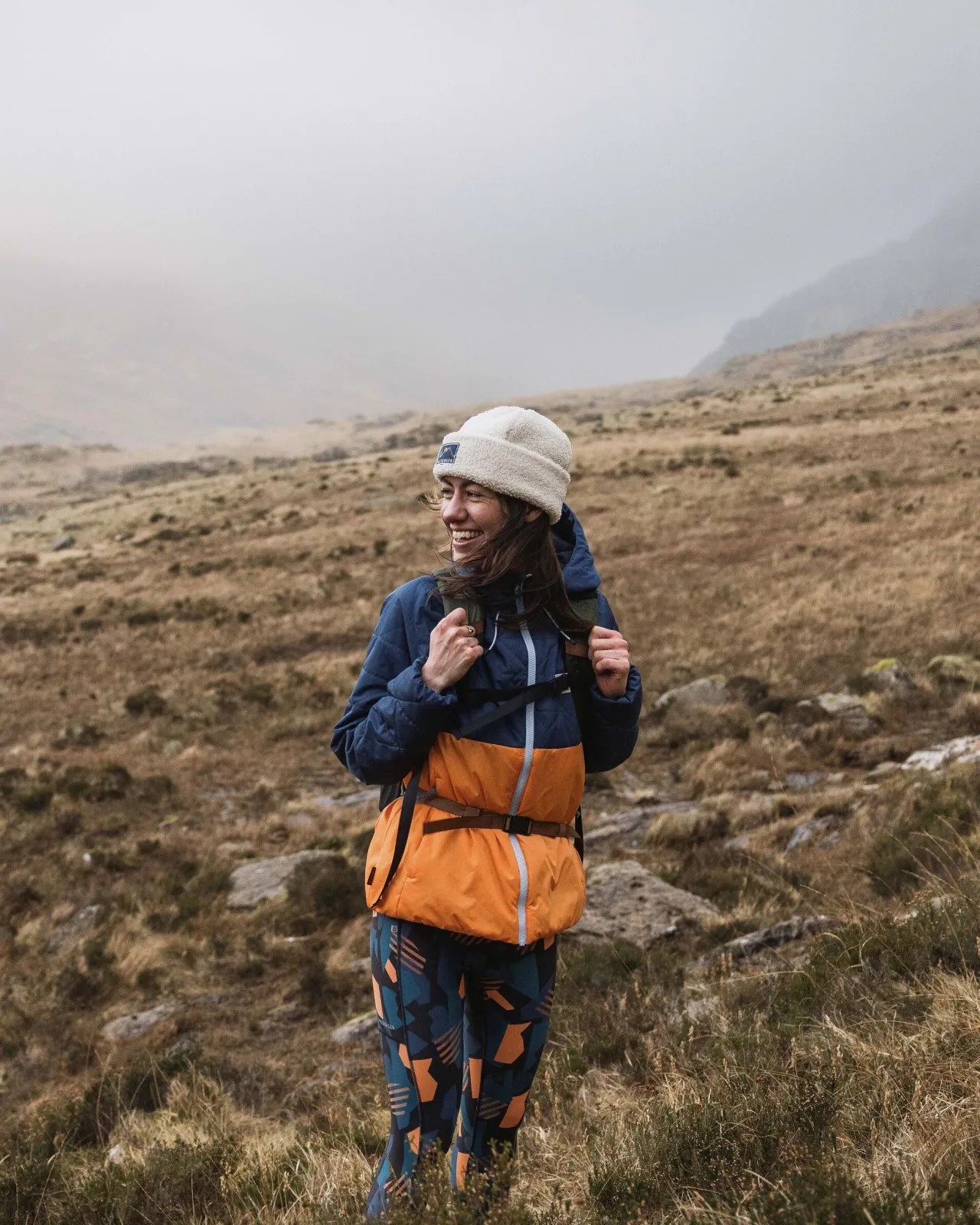singletrack_recycelte_thermoreisolierjacke__dunkelblauaprikose_4.webp Outlet Singletrack Recycelte Thermore®-Isolierjacke - Dunkelblau/Aprikose Damen Jacken