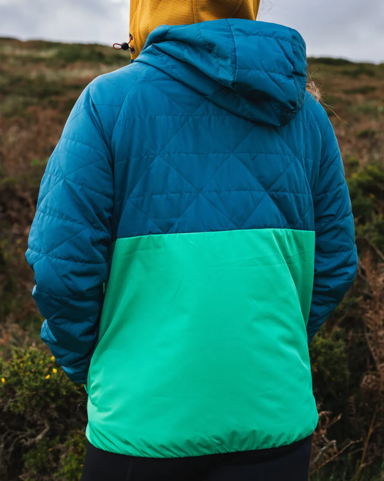 singletrack_recycelte_thermoreisolierjacke__korsarblau_dschungelgrn_3.webp Outlet Singletrack Recycelte Thermore®-Isolierjacke - Korsarblau/ Dschungelgrün Damen Jacken
