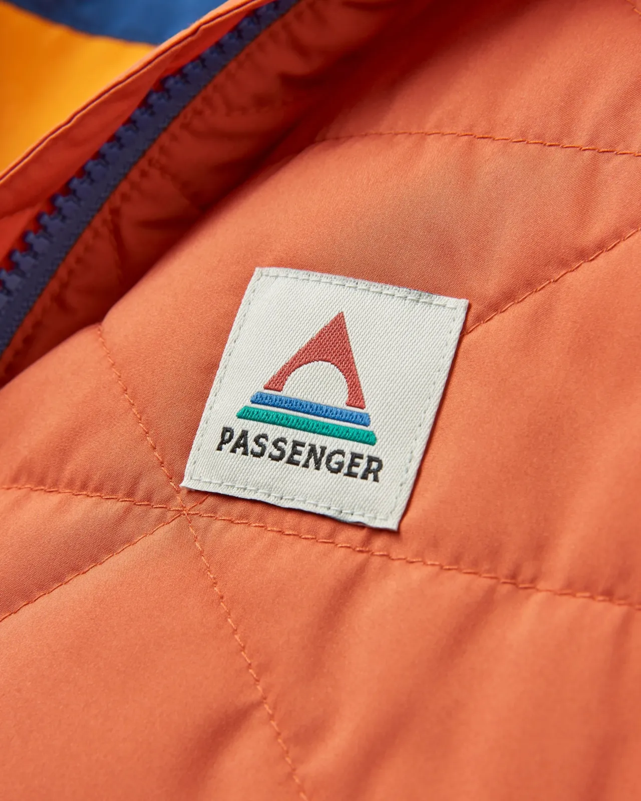 singletrack_recycelter__isolator__gebranntes_orange_2.webp Best Sale Singletrack Recycelter 2.0 Isolator - Gebranntes Orange Damen Isoliert | Jacken