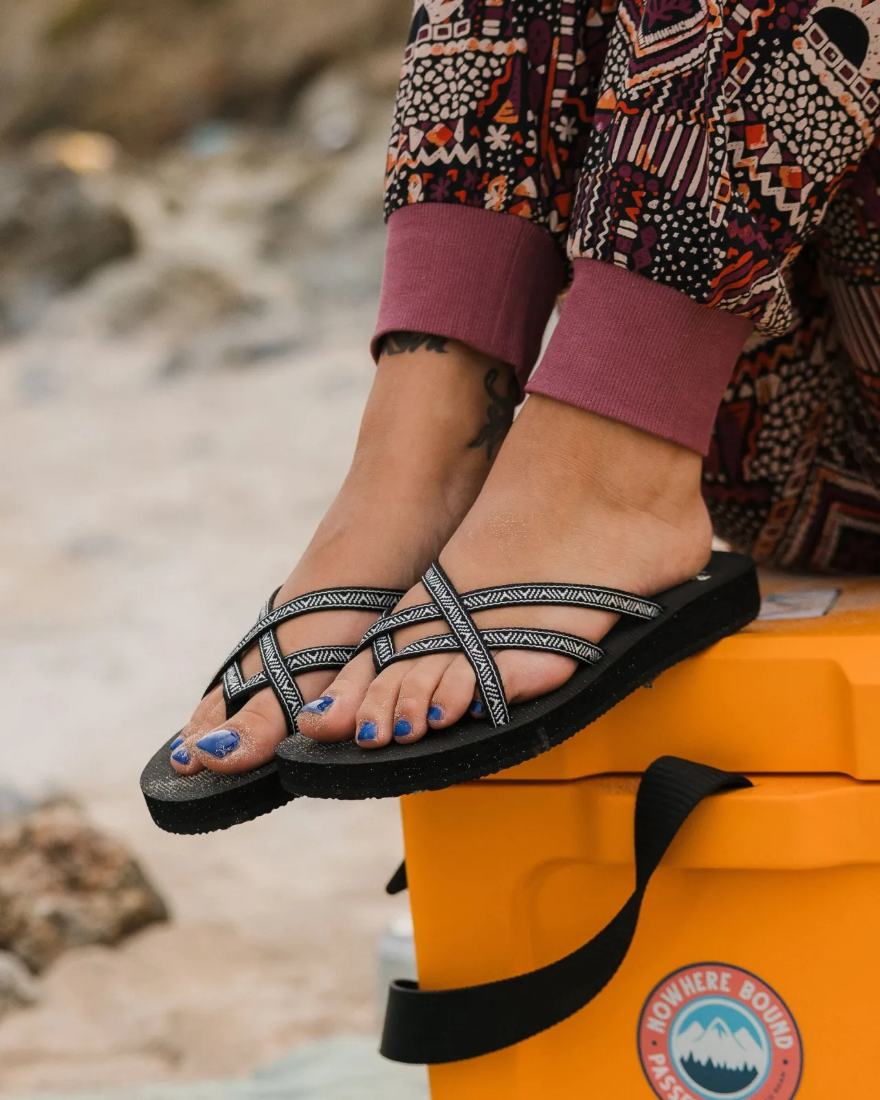 siren_sandale__pfad_monochrom_2.webp Store Siren Sandale - Pfad Monochrom Damen Flip Flops & Sandalen