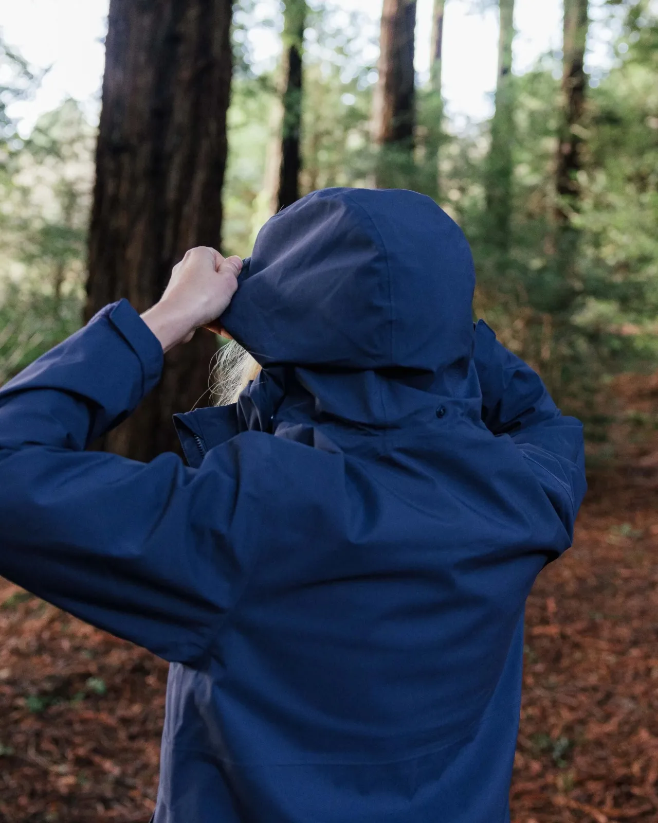 skyline_recycelte_wasserabweisender_smock__tiefes_marineblau_3.webp New Skyline Recycelte Wasserabweisender Smock - Tiefes Marineblau Damen Wasserdicht | Oberteile