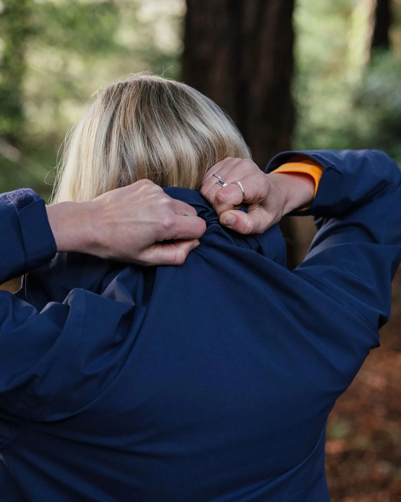 skyline_recycelte_wasserabweisender_smock__tiefes_marineblau_5.webp New Skyline Recycelte Wasserabweisender Smock - Tiefes Marineblau Damen Wasserdicht | Oberteile