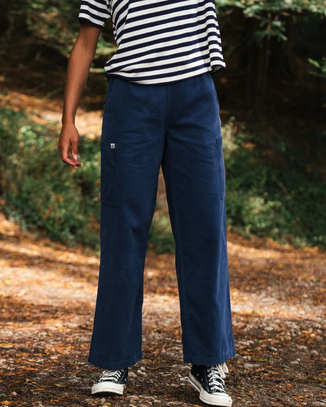 someday_bio_cordhose__dunkler_denim_3.webp New Someday Bio Cordhose - Dunkler Denim Damen Latzhosen & Hosen
