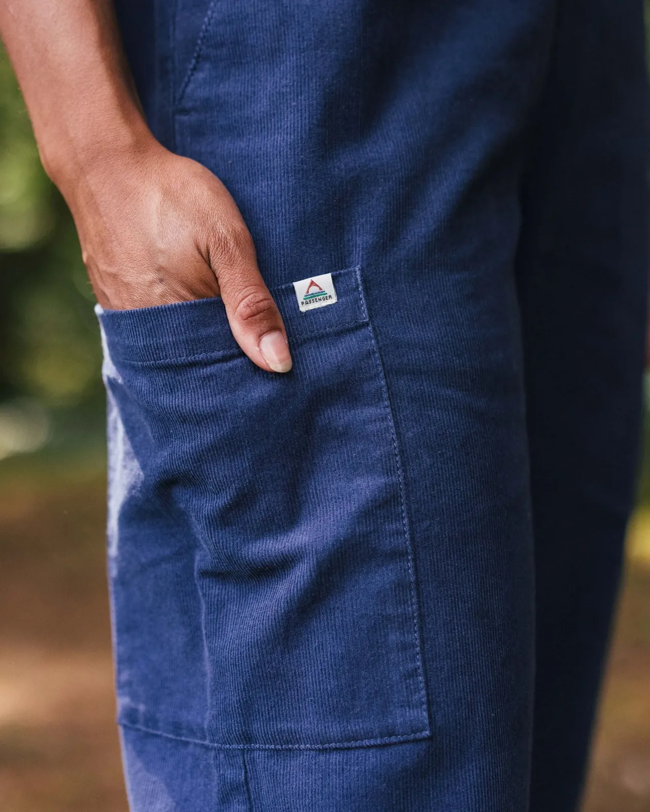 someday_bio_cordhose__dunkler_denim_4.webp New Someday Bio Cordhose - Dunkler Denim Damen Latzhosen & Hosen
