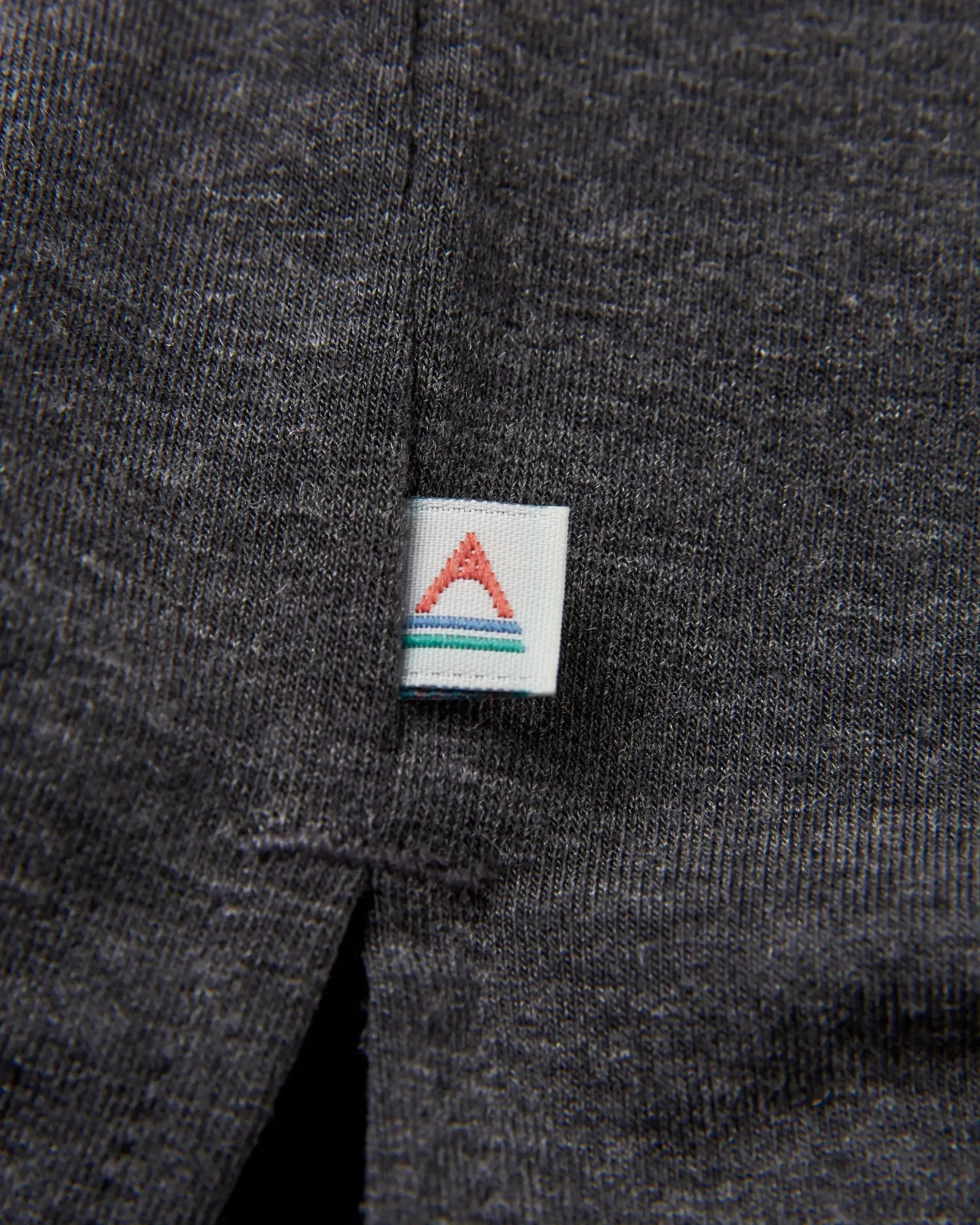 sorrento_recyceltes_aktives_langarmtshirt__schwarz_7.webp Outlet Sorrento recyceltes aktives Langarm-T-Shirt - Damen Oberteile