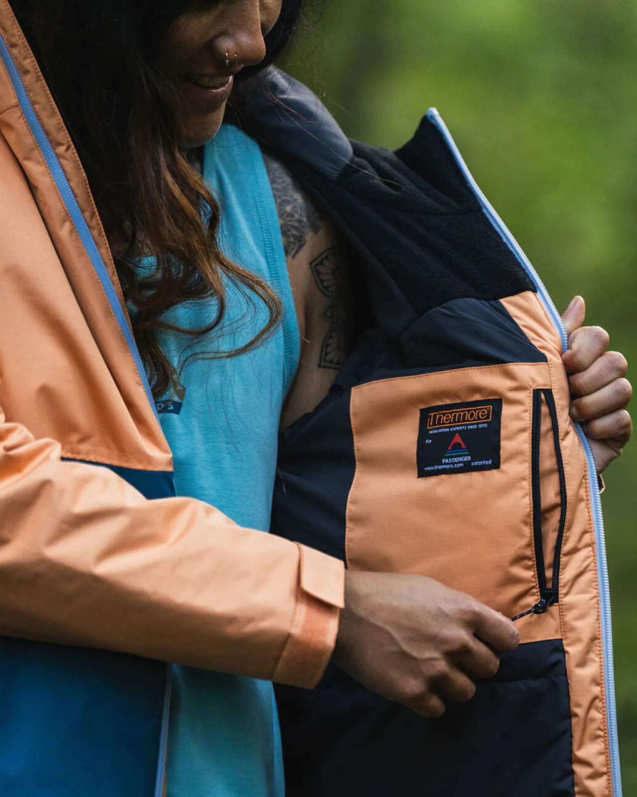New Terrain isolierte wasserabweisende Jacke - Korsarblau/Aprikose Damen Jacken