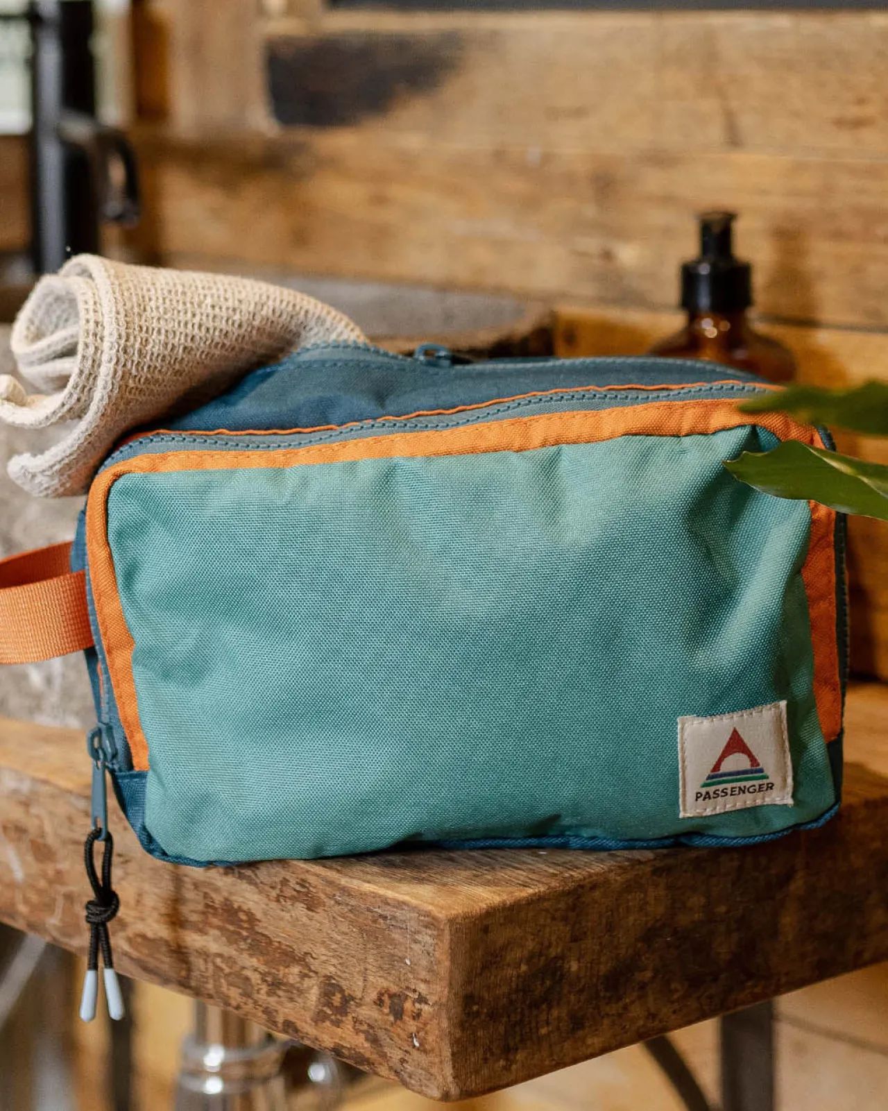 Online Travel Waschtasche aus recyceltem Material - Waschkits | Surfzubehör