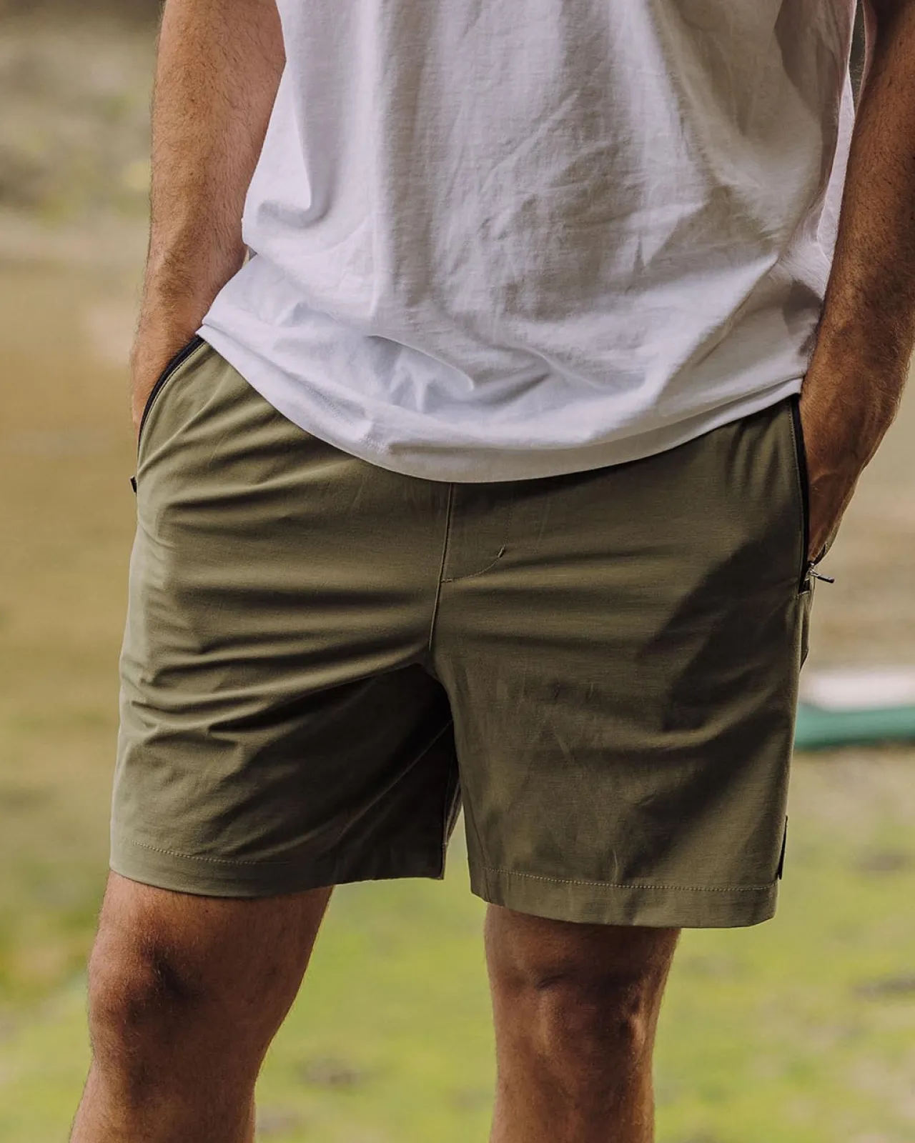 traveller_bio_allzweckshorts__khaki_3.webp Outlet Traveller Bio Allzweck-Shorts - Herren Surfzubehör | Surf Accessoires