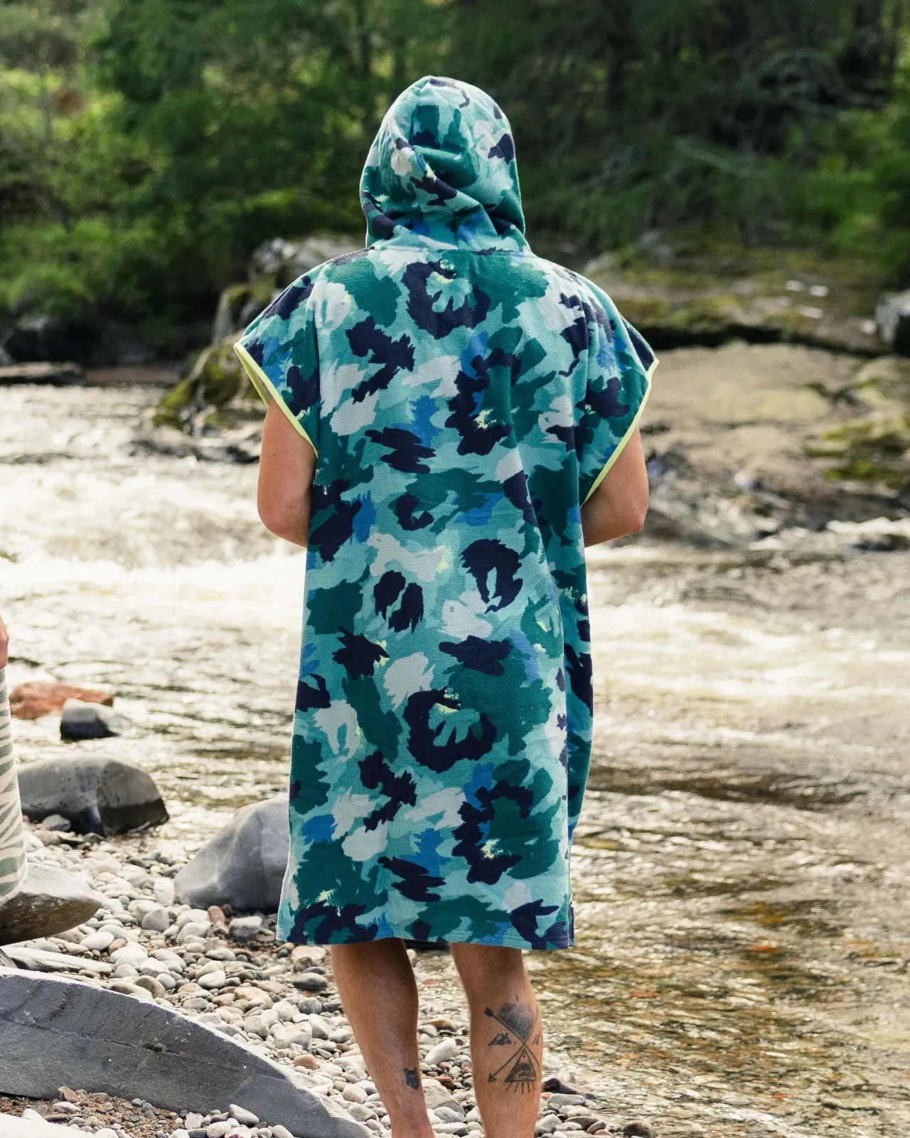 Store Tulum Recycelter Handtuch-Poncho - Alpine Camo Khaki Handtücher | Surf-ponchos