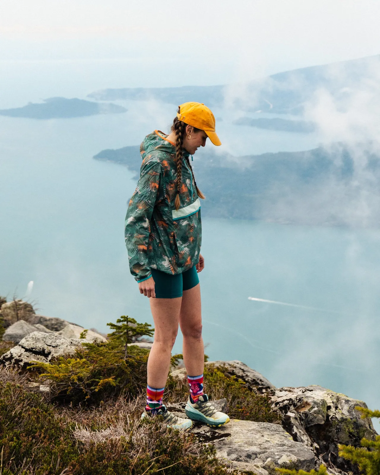 viento_recycelte_windjacke_anorak__palm_camo_tiefsee_3.webp Outlet Viento Recycelte Windjacke Anorak - Palm Camo Tiefsee Damen Oberteile | Jacken