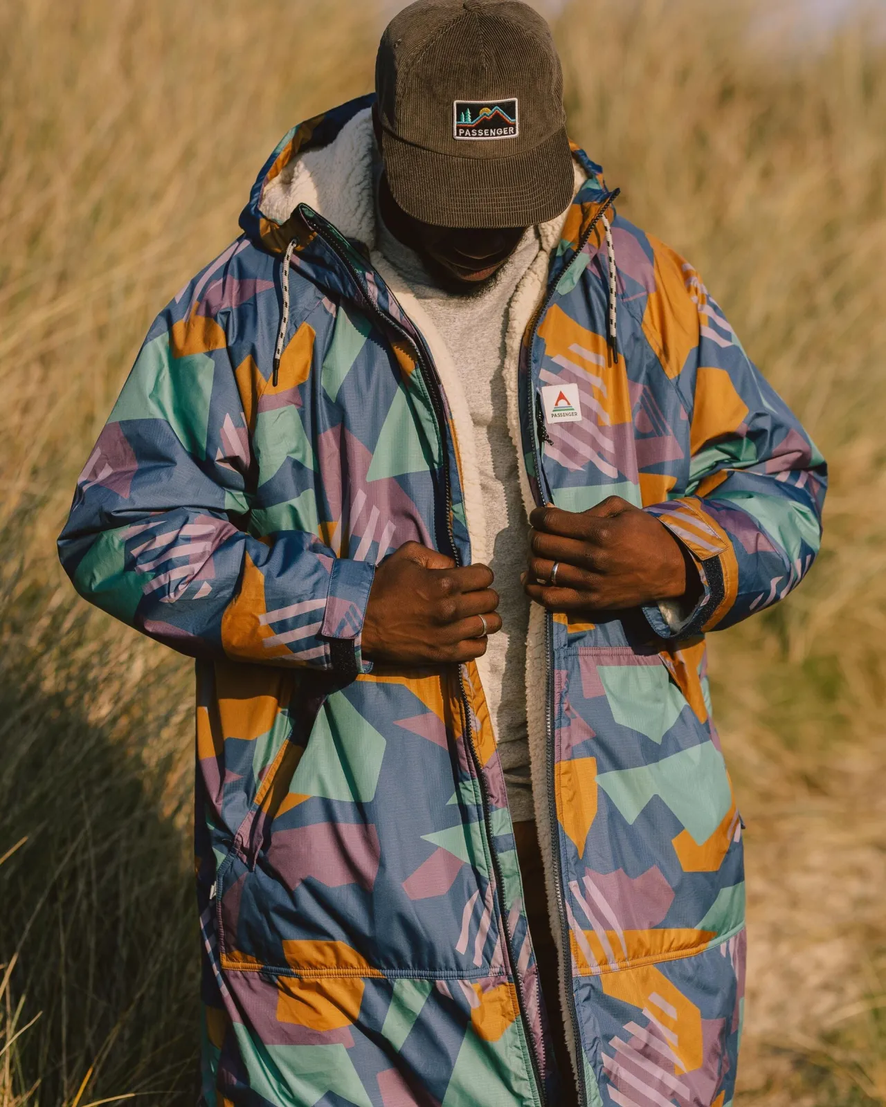 Store Waves Recycelter Sherpa Gefütterter Surf Poncho - Tiefblaues Camo Surf-ponchos | Surf-ponchos