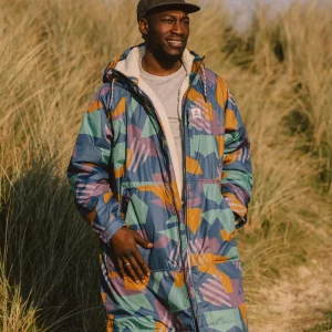 Store Waves Recycelter Sherpa Gefütterter Surf Poncho - Tiefblaues Camo Surf-ponchos | Surf-ponchos