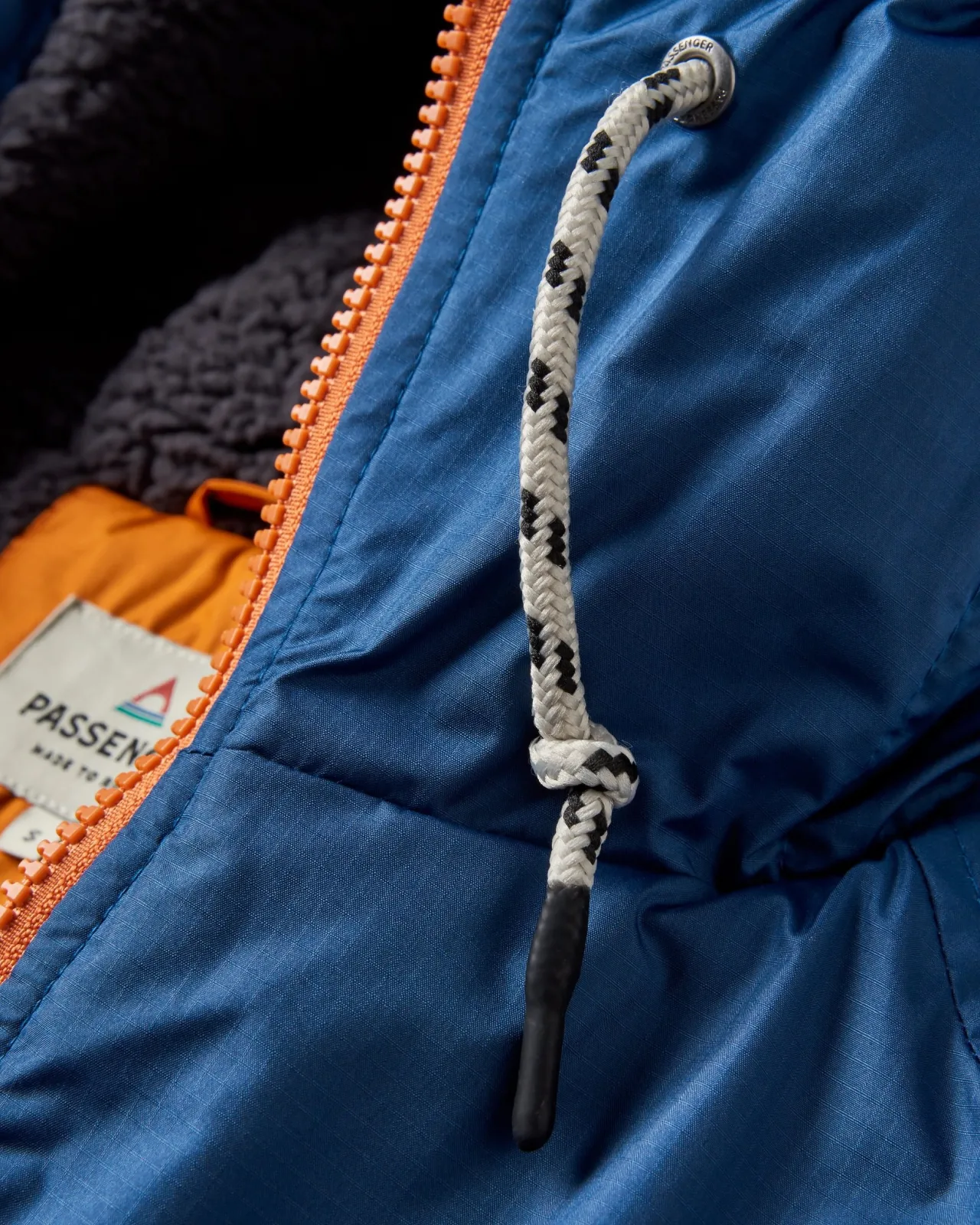 waves_recycelter_sherpa_geftterter_surfponcho__dunkles_denim_tiefes_marineblau_8-1.webp Discount Waves Recycelter Sherpa Gefütterter Surf-Poncho - Dunkles Denim/ Tiefes Marineblau Surf-ponchos | Surf-ponchos
