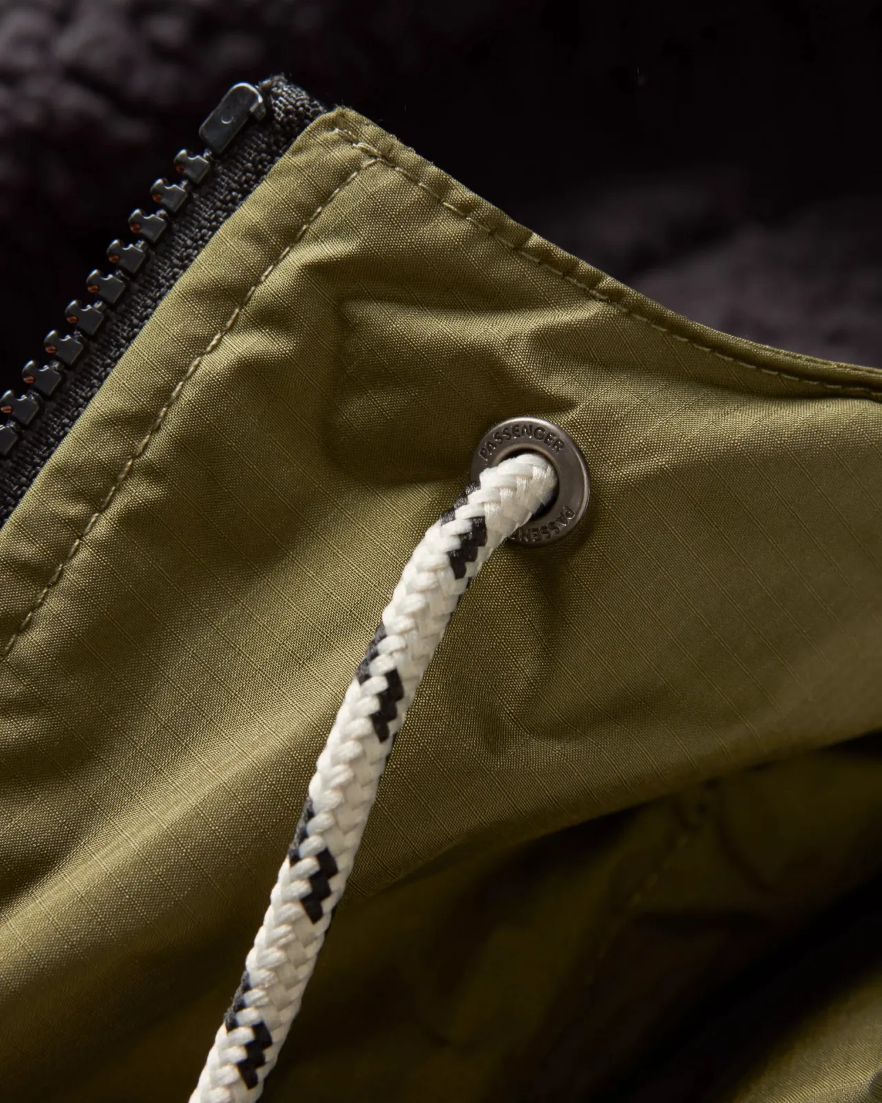 waves_recycelter_sherpa_geftterter_surfponcho__khaki_11.webp Fashion Waves Recycelter Sherpa Gefütterter Surf-Poncho - Surf-ponchos | Surfzubehör