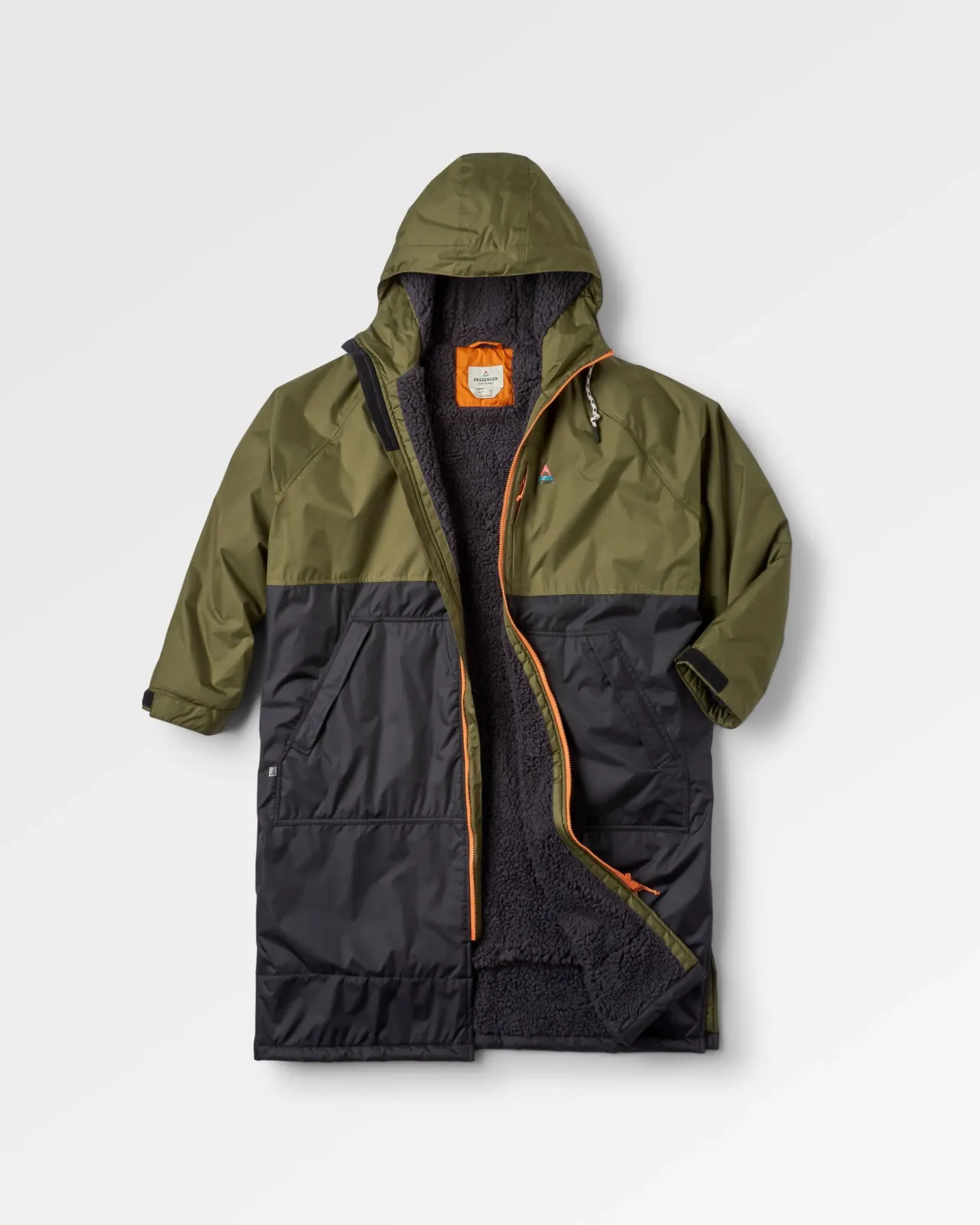Clearance Waves Recycelter Sherpa Gefütterter Surf-Poncho - Schwarz/Khaki Surf-ponchos | Surf-ponchos