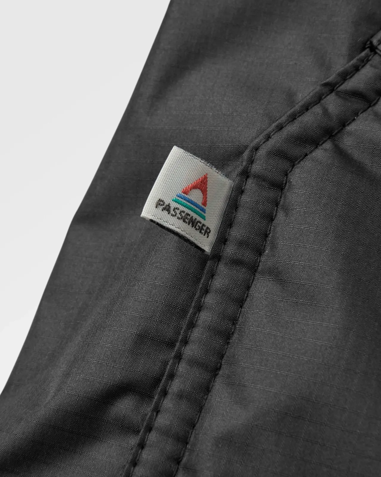 Clearance Waves Recycelter Sherpa Gefütterter Surf-Poncho - Schwarz/Khaki Surf-ponchos | Surf-ponchos