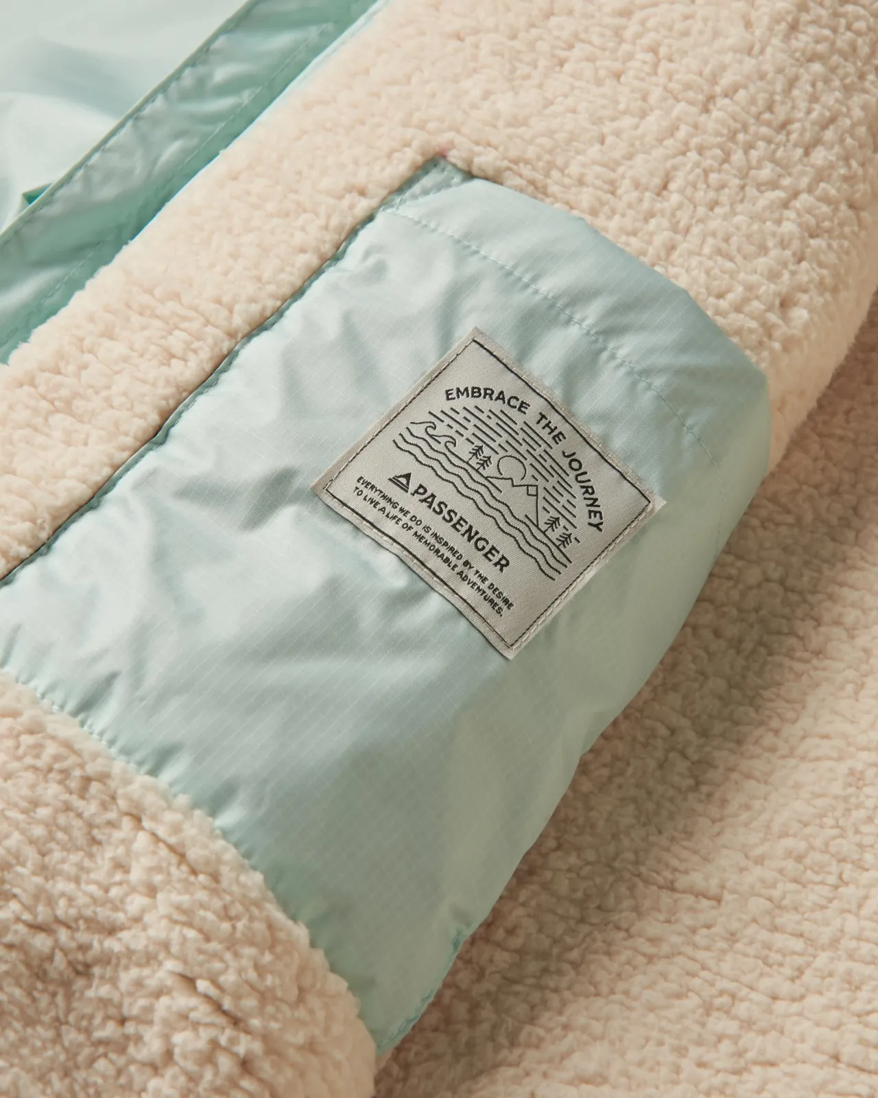 waves_recycelter_sherpa_geftterter_surfponcho__surf_spraytiefsee_9.webp Outlet Waves Recycelter Sherpa Gefütterter Surf-Poncho - Surf Spray/Tiefsee Surf-ponchos | Surf-ponchos