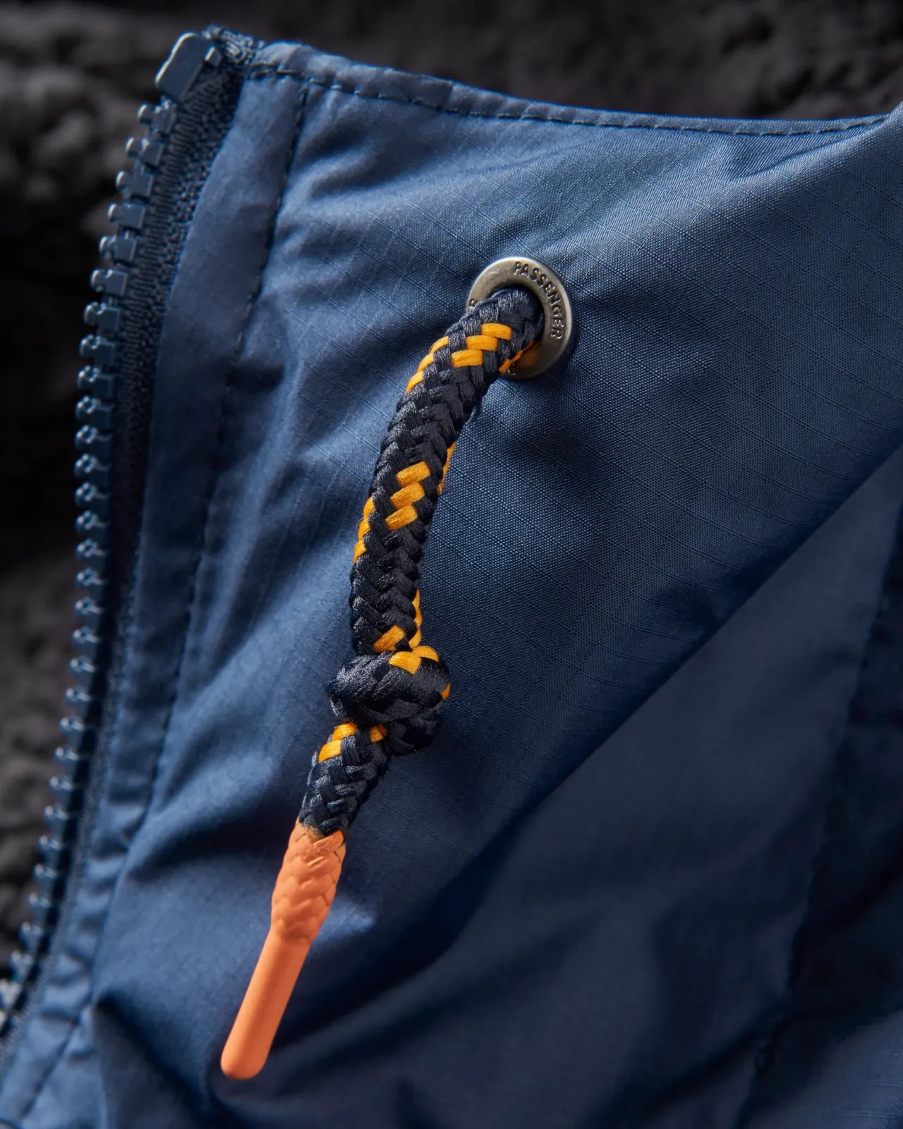 waves_recycelter_sherpa_geftterter_surfponcho__tiefes_marineblau_14.webp Outlet Waves Recycelter Sherpa Gefütterter Surf-Poncho - Tiefes Marineblau Surf-ponchos | Surf-ponchos