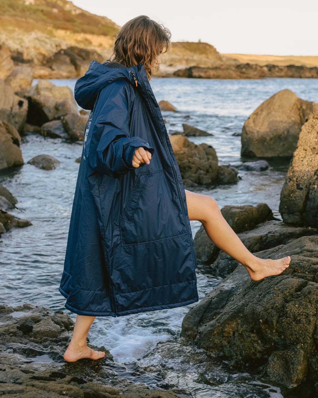 waves_recycelter_sherpa_geftterter_surfponcho__tiefes_marineblau_3.webp Outlet Waves Recycelter Sherpa Gefütterter Surf-Poncho - Tiefes Marineblau Surf-ponchos | Surf-ponchos