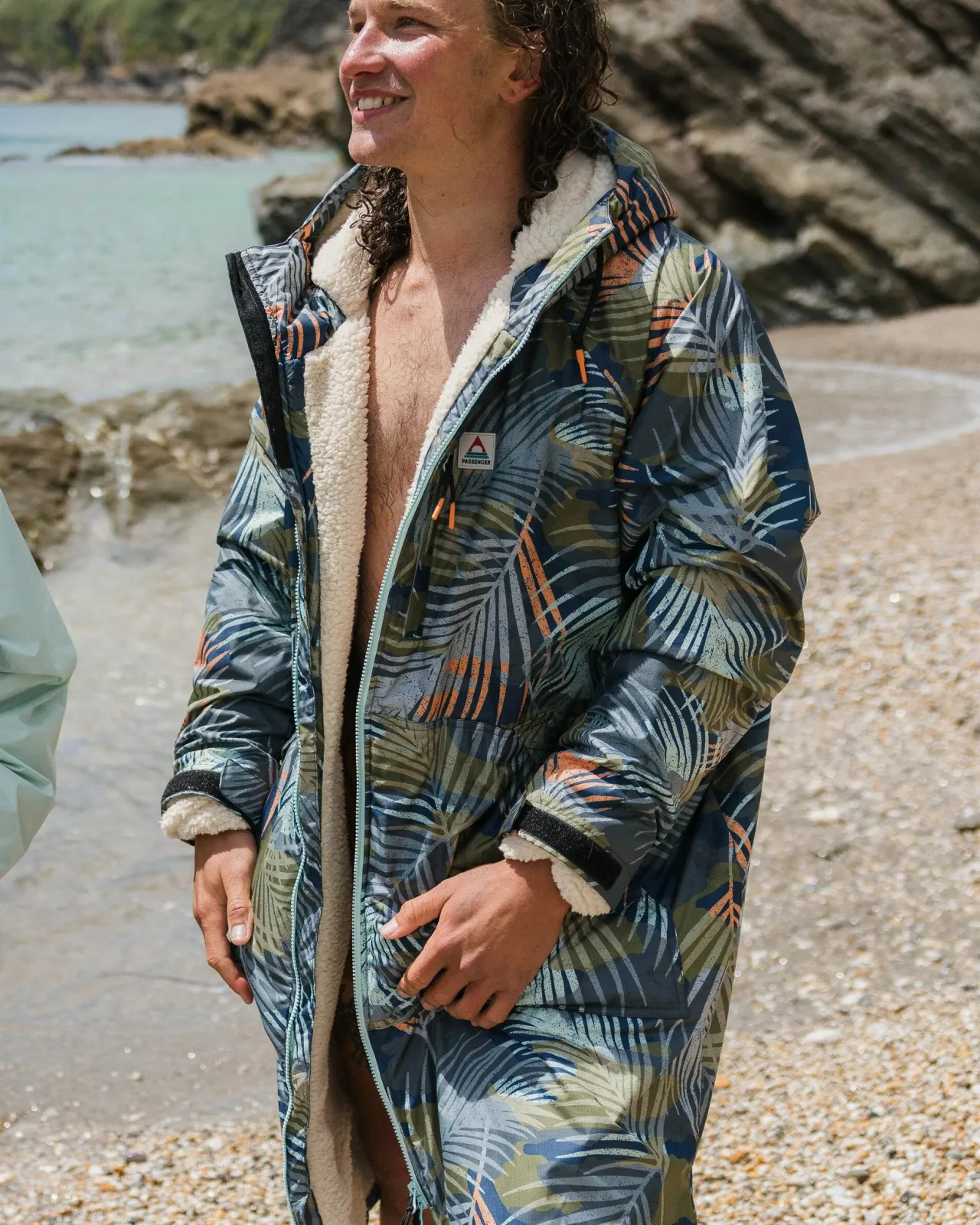 Flash Sale Waves Recycled Sherpa Lined Changing Robe - Palm Camo Apricot Surf-ponchos | Surf-ponchos