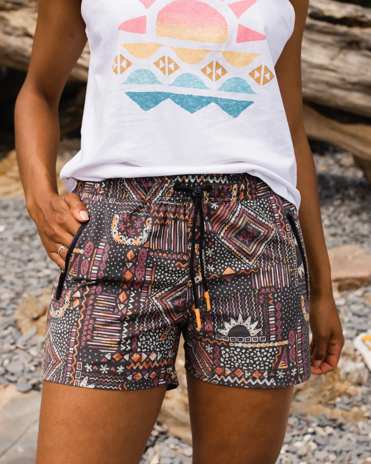 Best Sale Way Out Recycelte Allzweck-Shorts - Vintage Patchwork Schwarz/Mehrfarbig Damen Kurze Hosen