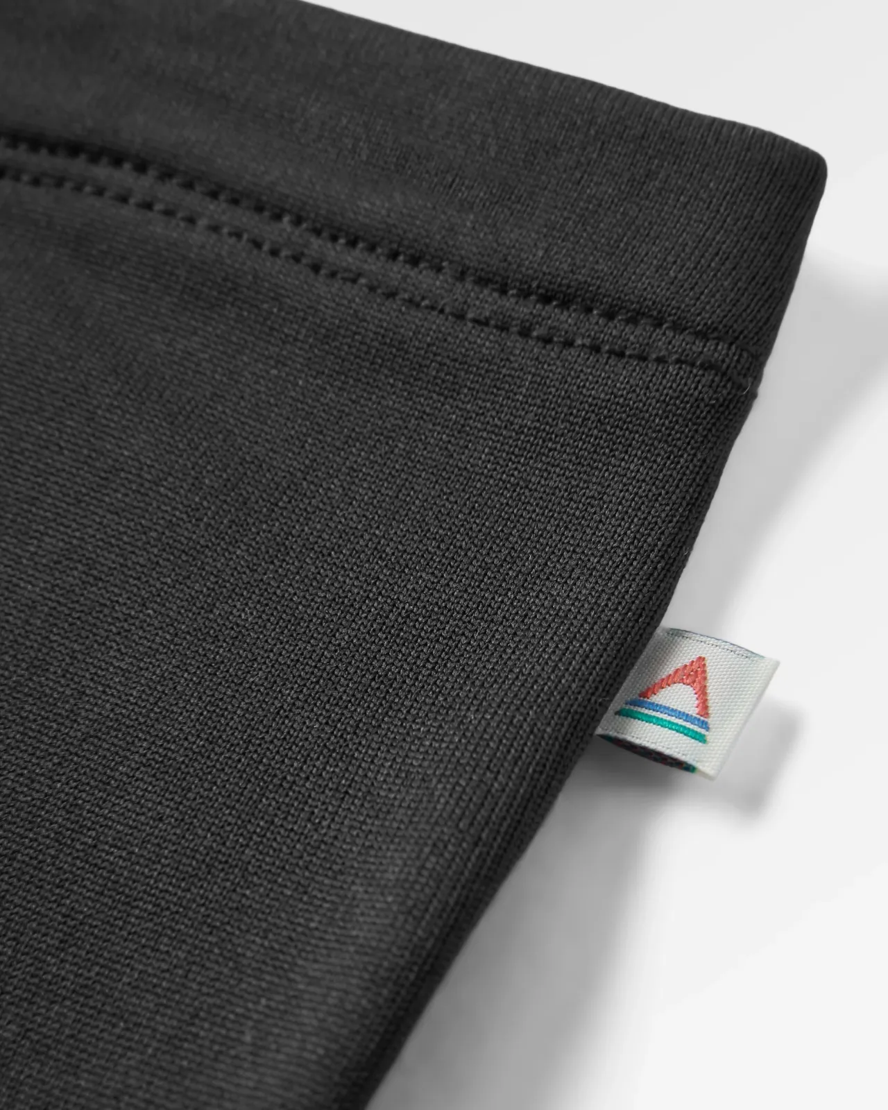 wintergreen_recycelter_polartec_thermonackenwrmer__schwarz_4.webp Store Wintergreen Recycelter Polartec® Thermo-Nackenwärmer - Herren Schals | Accessoires