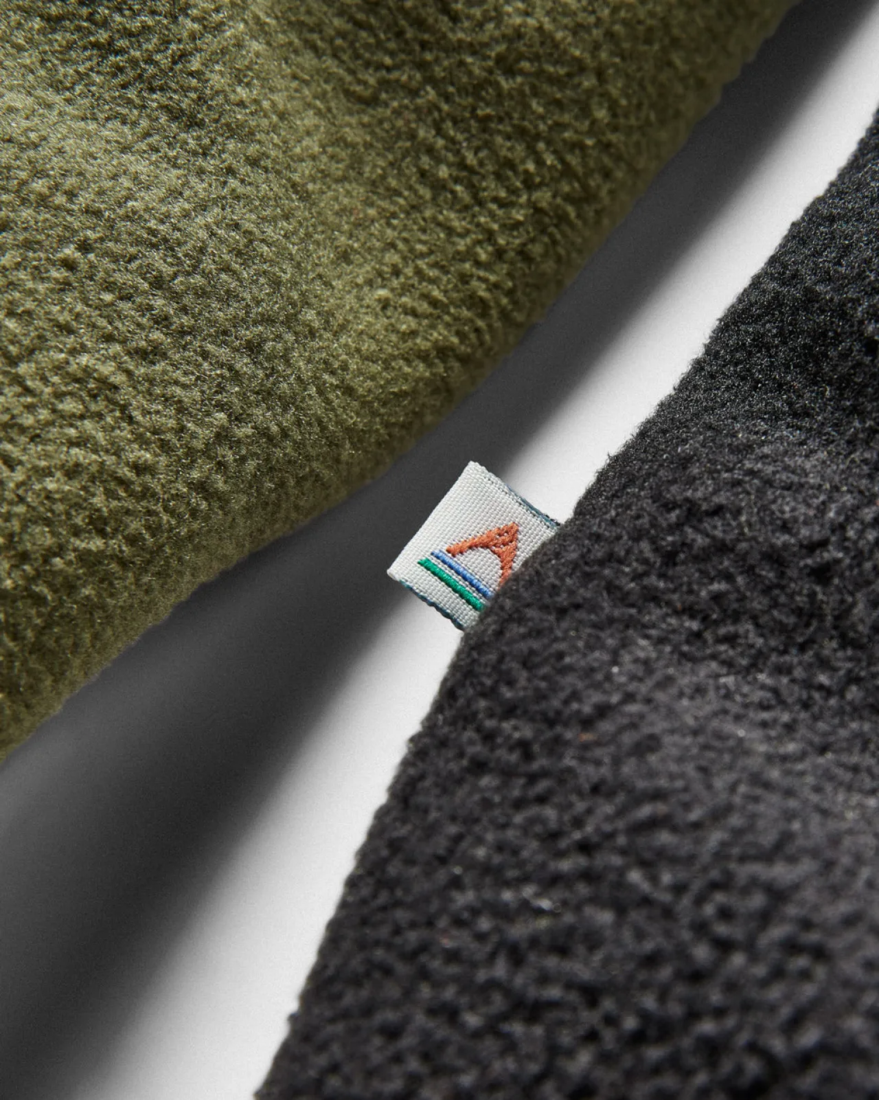 woodland_kapuzenpullover_mit__reiverschluss_aus_recyceltem_polarfleece__echtes_schwarz_khaki_10.webp Outlet Woodland Kapuzenpullover mit 1/2 Reißverschluss aus recyceltem Polarfleece - Echtes Schwarz/ Khaki Herren Fleece | Fleece