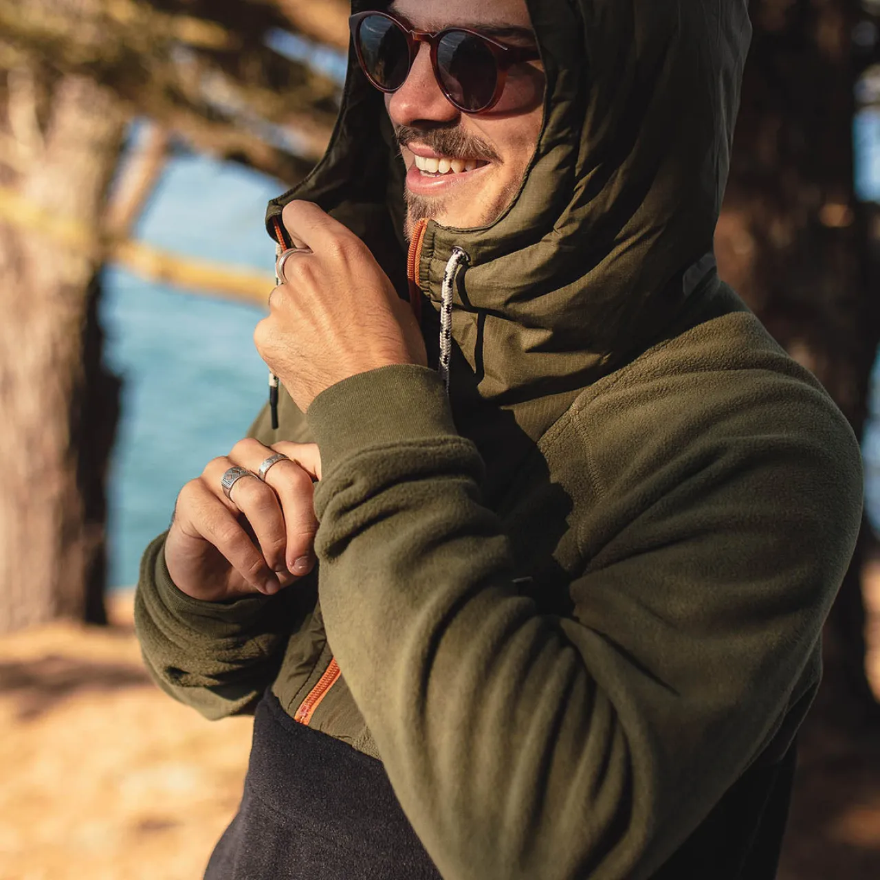 woodland_kapuzenpullover_mit__reiverschluss_aus_recyceltem_polarfleece__echtes_schwarz_khaki_3.webp Outlet Woodland Kapuzenpullover mit 1/2 Reißverschluss aus recyceltem Polarfleece - Echtes Schwarz/ Khaki Herren Fleece | Fleece