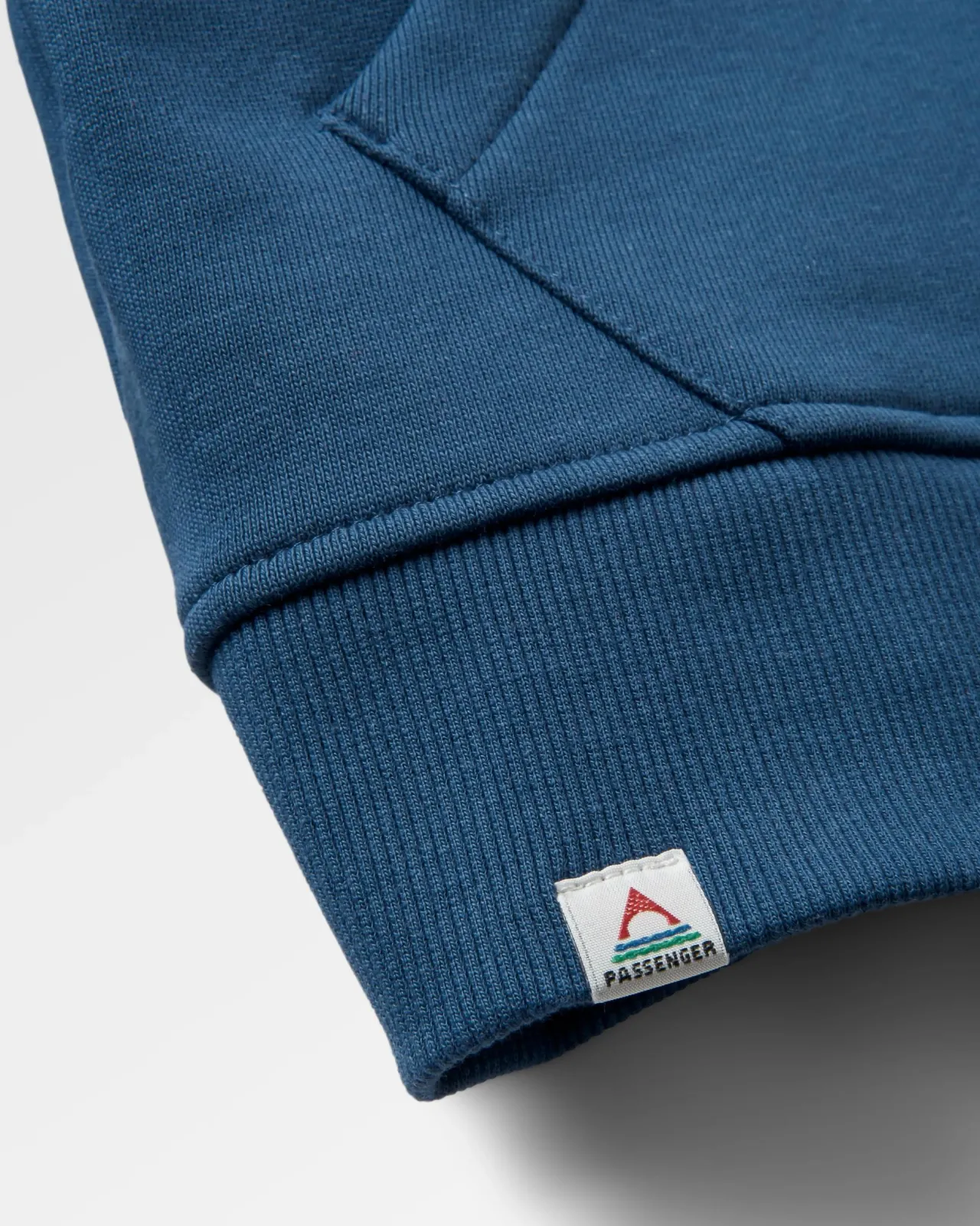 yuca_biobaumwoll_hoodie__dunkler_denim_7.webp Fashion Yuca Bio-Baumwoll Hoodie - Dunkler Denim Herren Kapuzenpullover & Sweatshirts